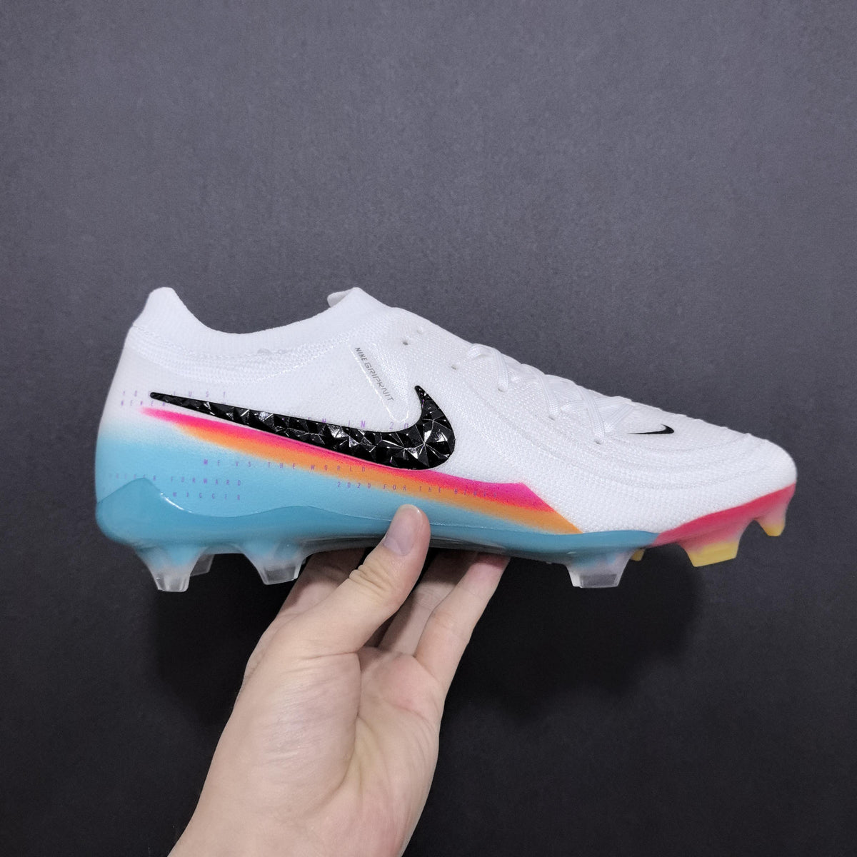 Chuteira Campo Nike Phantom Luna 2 Elite + Brindes