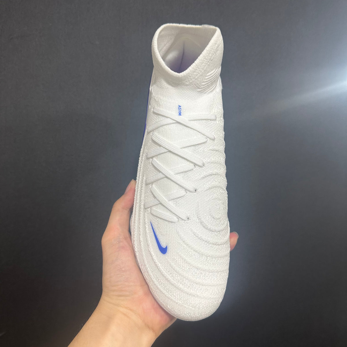 Chuteira Campo Nike Phantom Luna 2 AG Elite + Brindes