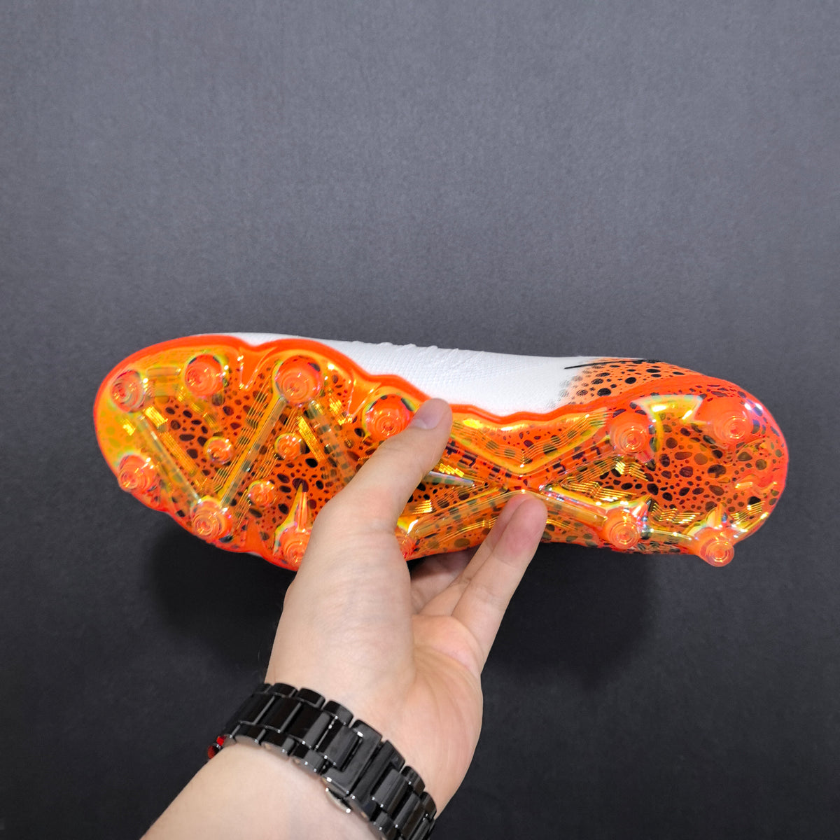 Chuteira Campo Nike Phantom Luna 2 AG Elite + Brindes