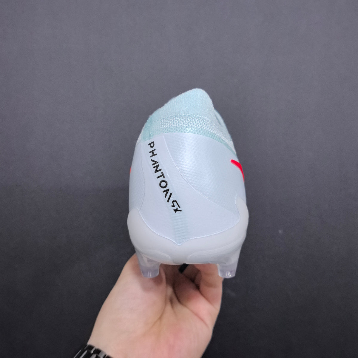 Chuteira Campo Nike Phantom Luna 2 AG Elite + Brindes