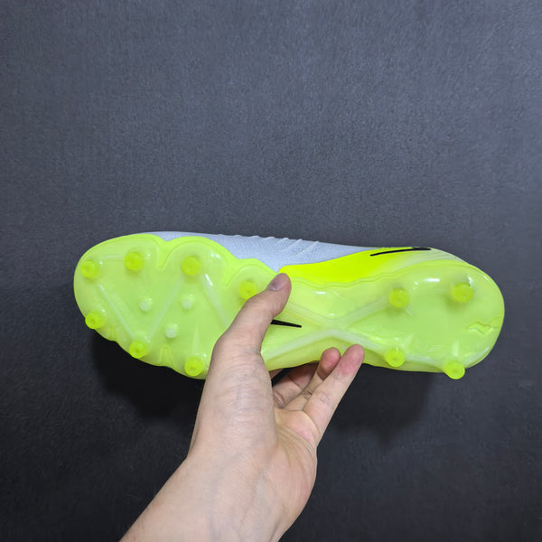 Chuteira Campo Nike Phantom Luna 2 AG Elite + Brindes