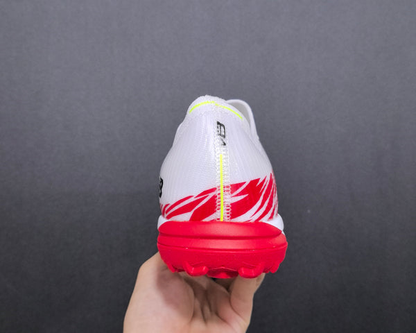Chuteira Society New Balance Furon V8 TG Elite + Brindes