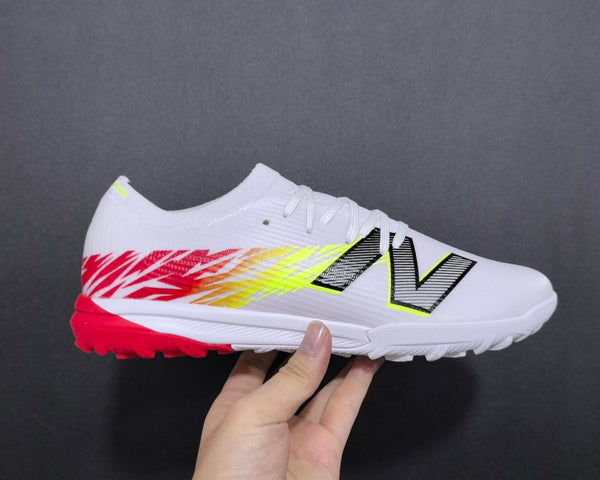 Chuteira Society New Balance Furon V8 TG Elite + Brindes