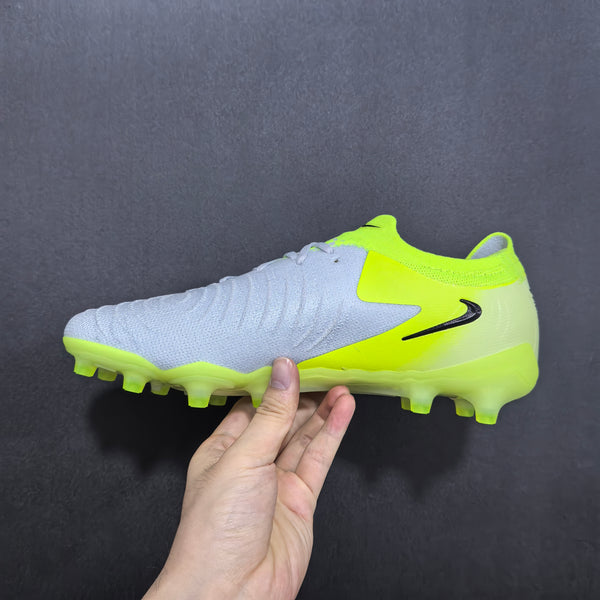 Chuteira Campo Nike Phantom Luna 2 AG Elite + Brindes