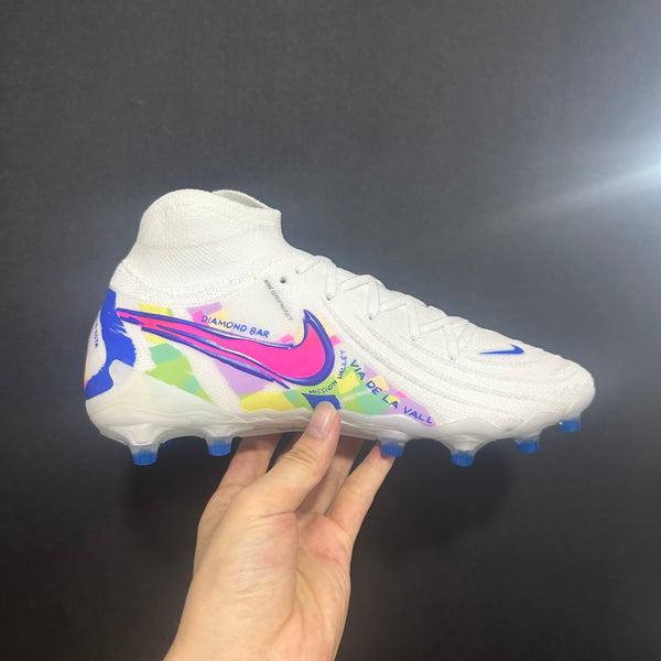 Chuteira Campo Nike Phantom Luna 2 AG Elite + Brindes