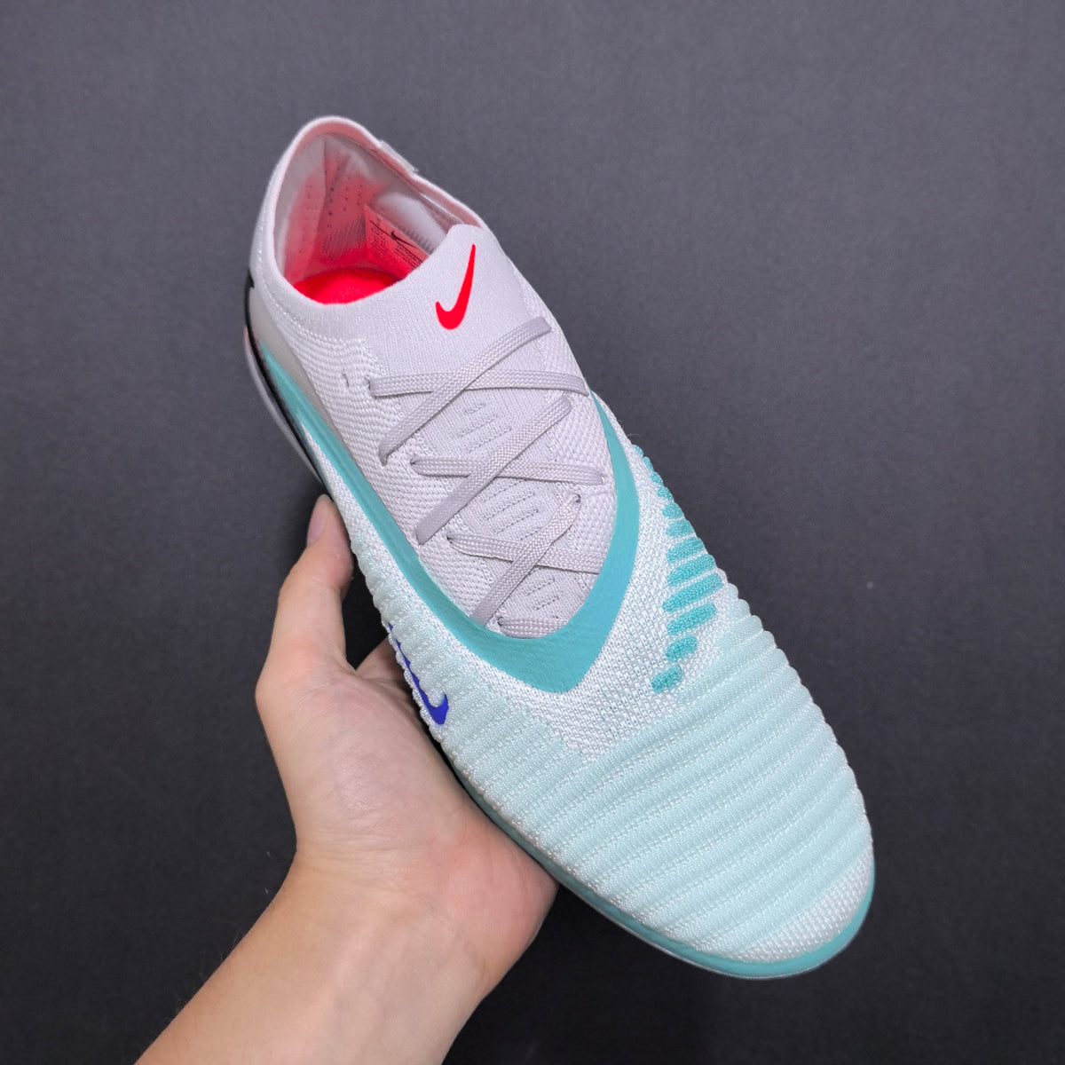 Chuteira Campo Nike Phantom GX 6 AG Elite + Brindes
