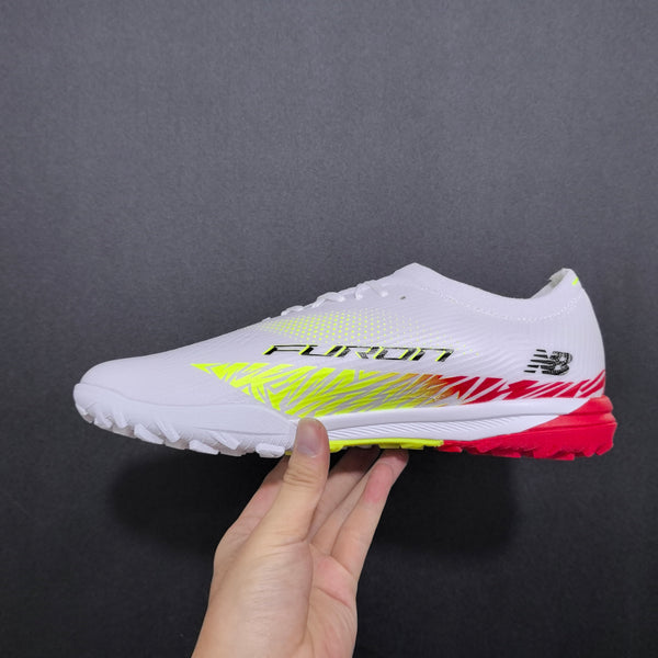 Chuteira Society New Balance Furon V8 TG Elite + Brindes