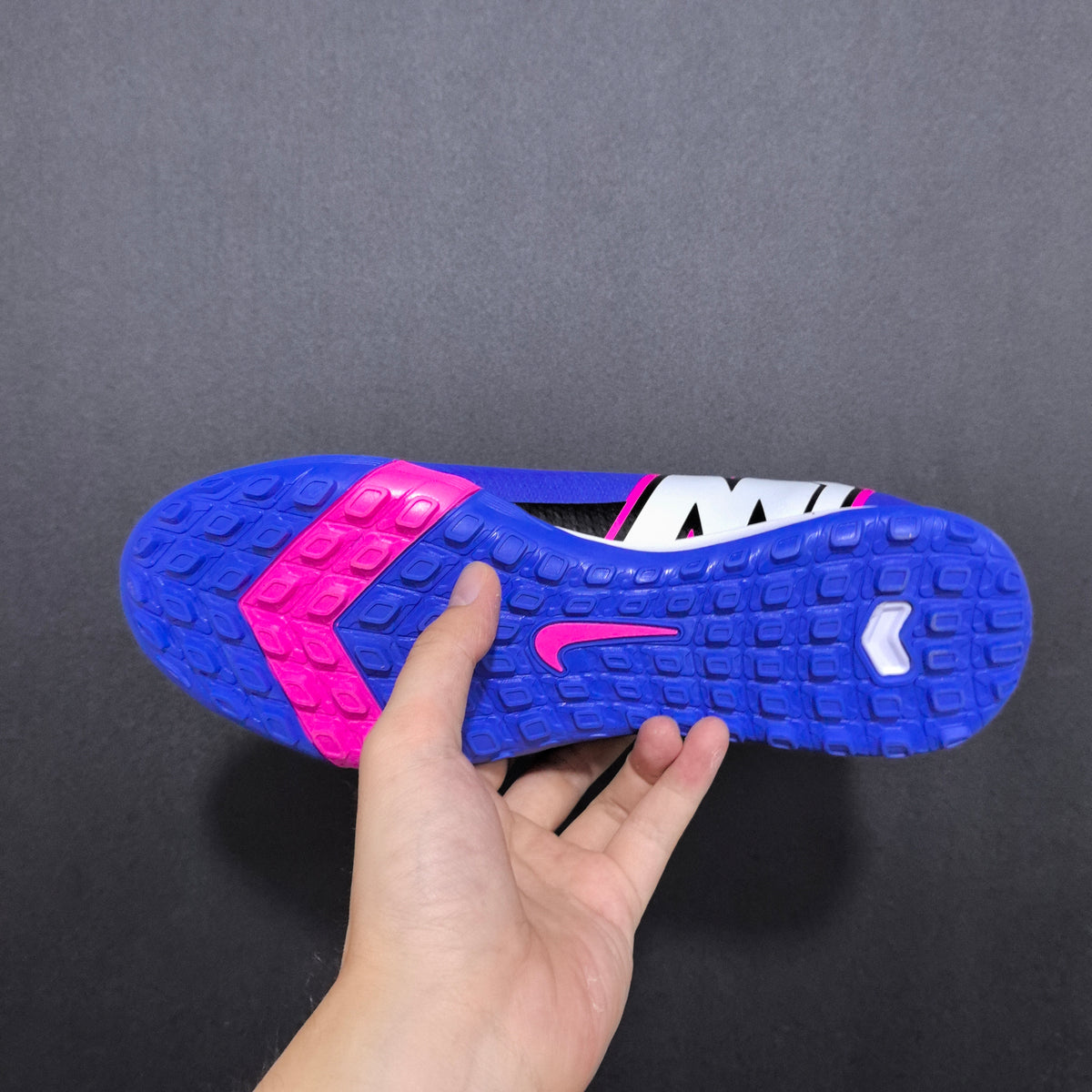 Chuteira Society Nike Air Zoom Mercurial Vapor 16 TF Elite + Brindes