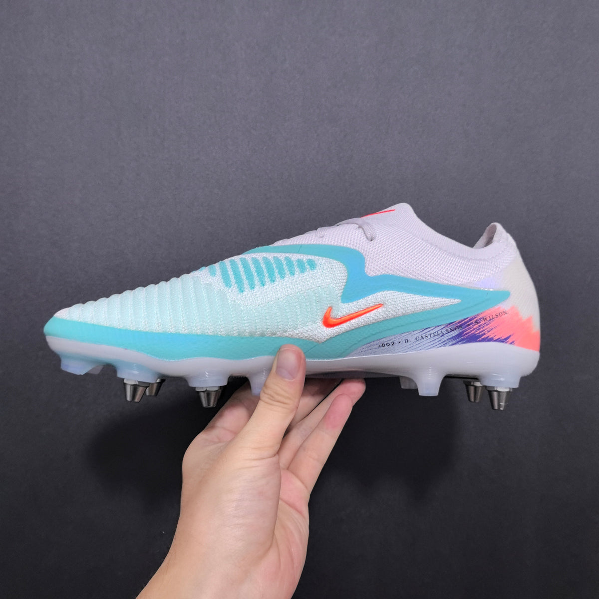 Chuteira Campo Nike Phantom GX 6 SG Elite + Brindes