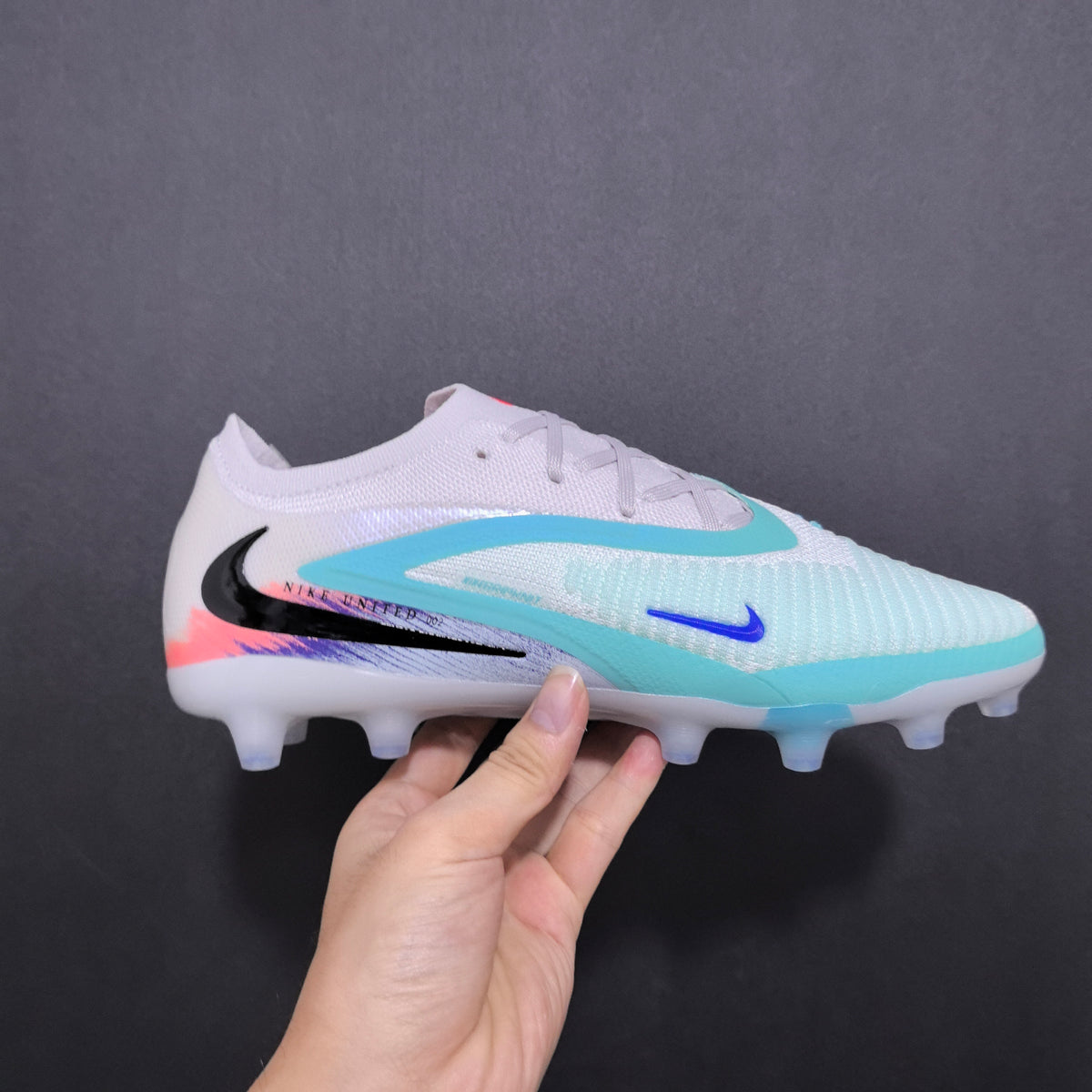 Chuteira Campo Nike Phantom GX 6 AG Elite + Brindes