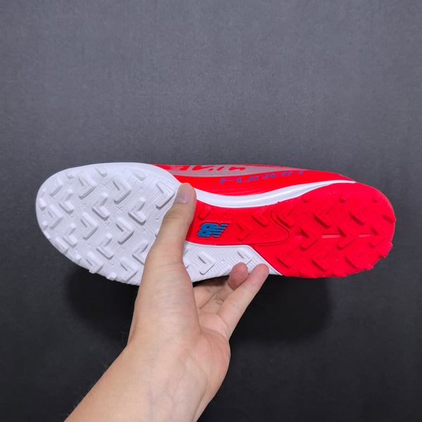 Chuteira Society New Balance Furon V8 TG Elite + Brindes