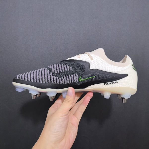 Chuteira Campo Nike Phantom GX 6 SG Elite + Brindes