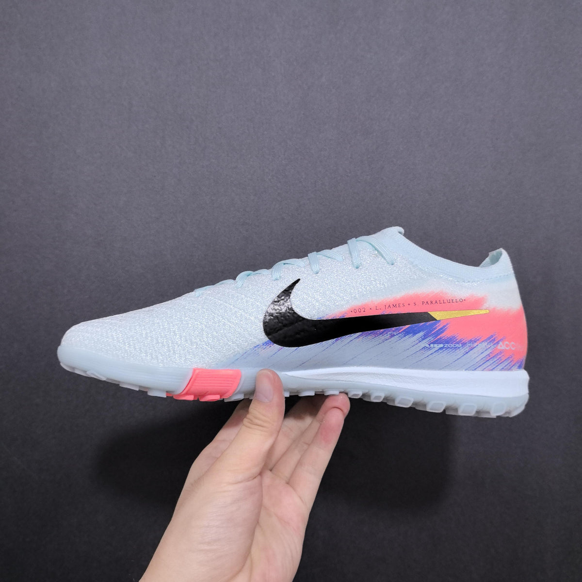 Chuteira Society Nike Air Zoom Mercurial Vapor 16 TF Elite + Brindes