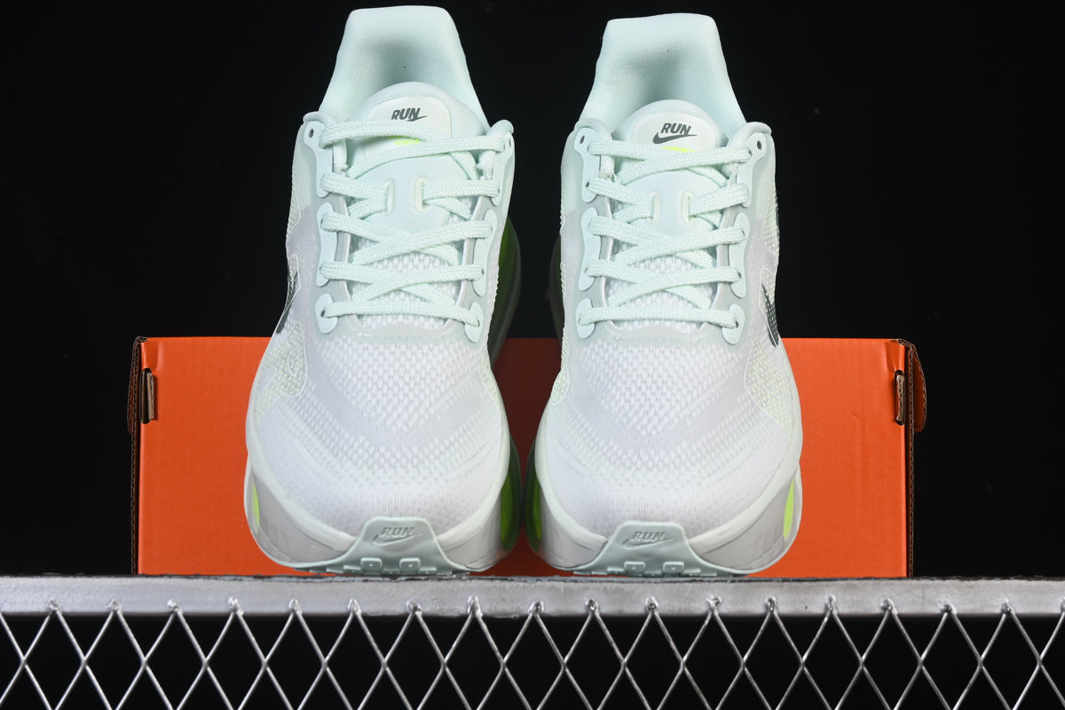 Tênis Nike Air Zoom Vomero Premium