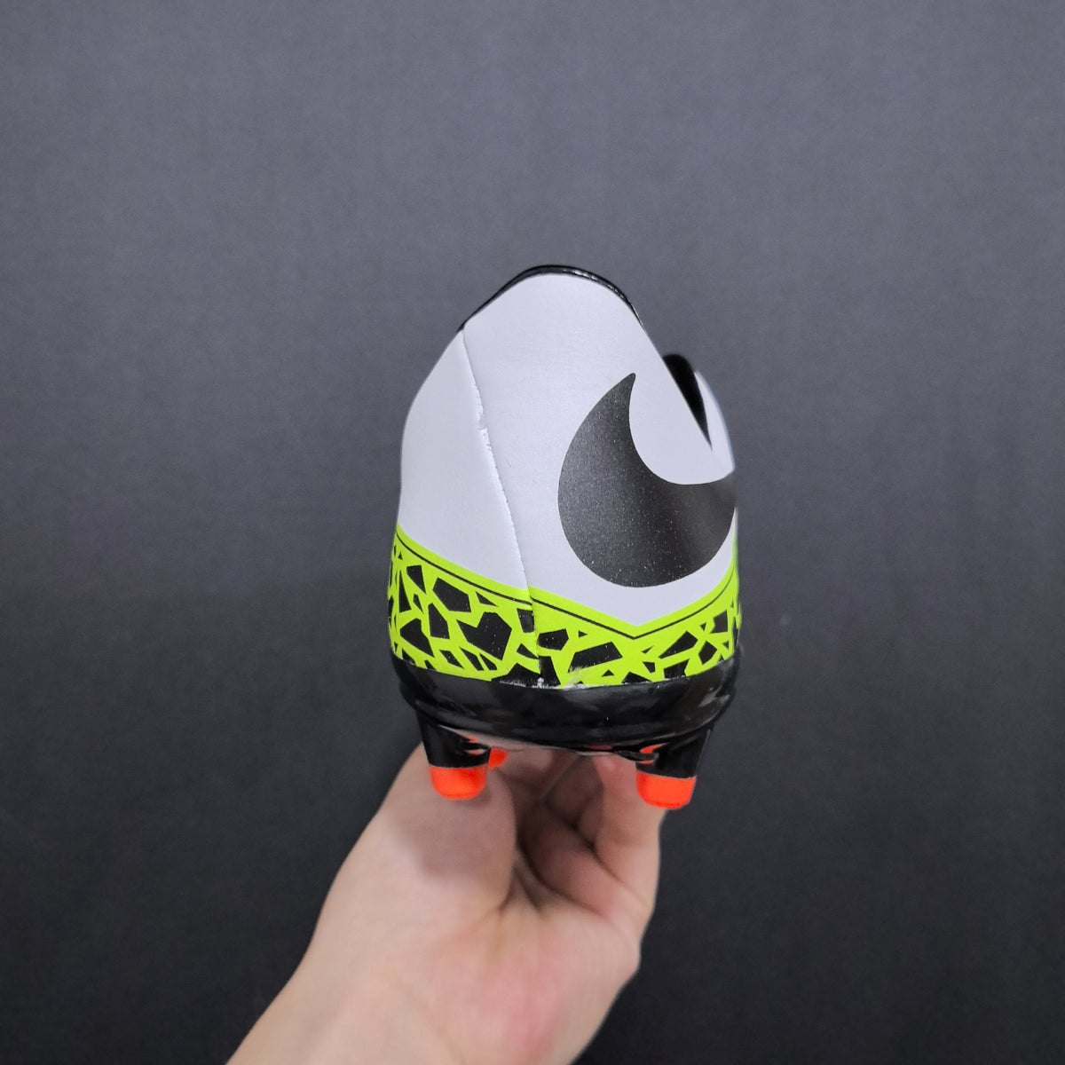 Chuteira Campo Nike Hypervenom Phantom II fg Elite + Brindes