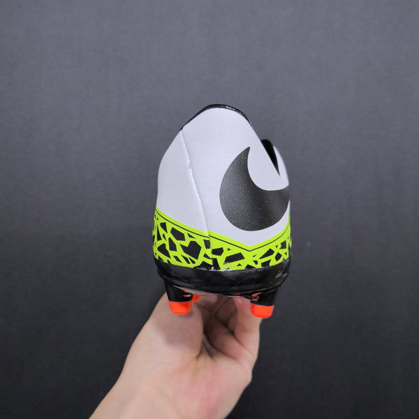 Chuteira Campo Nike Hypervenom Phantom II fg Elite + Brindes