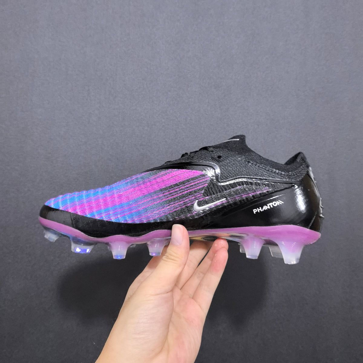 Chuteira Campo Nike Phantom GX 6 FG Elite + Brindes
