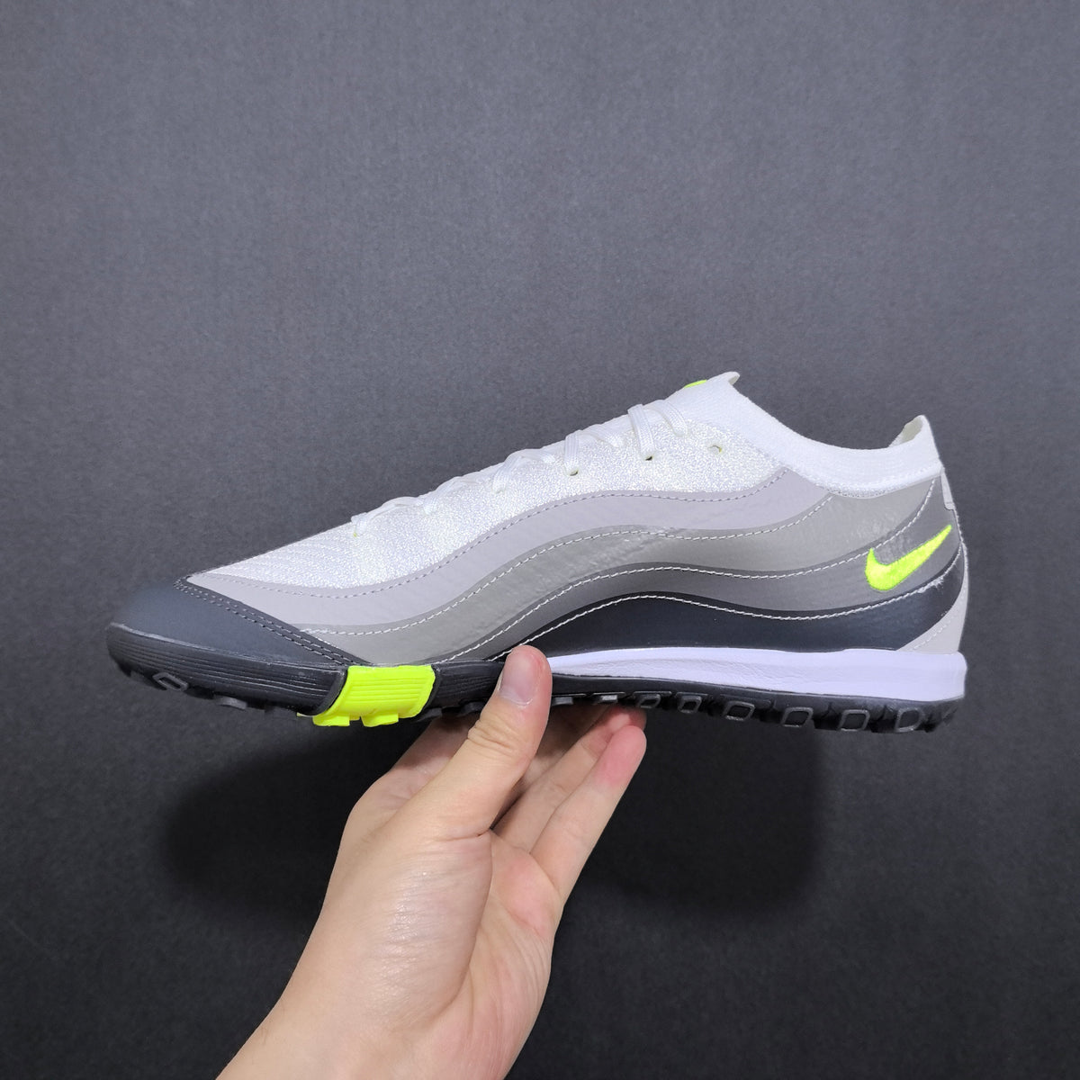 Chuteira Society Nike Air Zoom Mercurial Vapor 16 TF Elite + Brindes Exclusivos