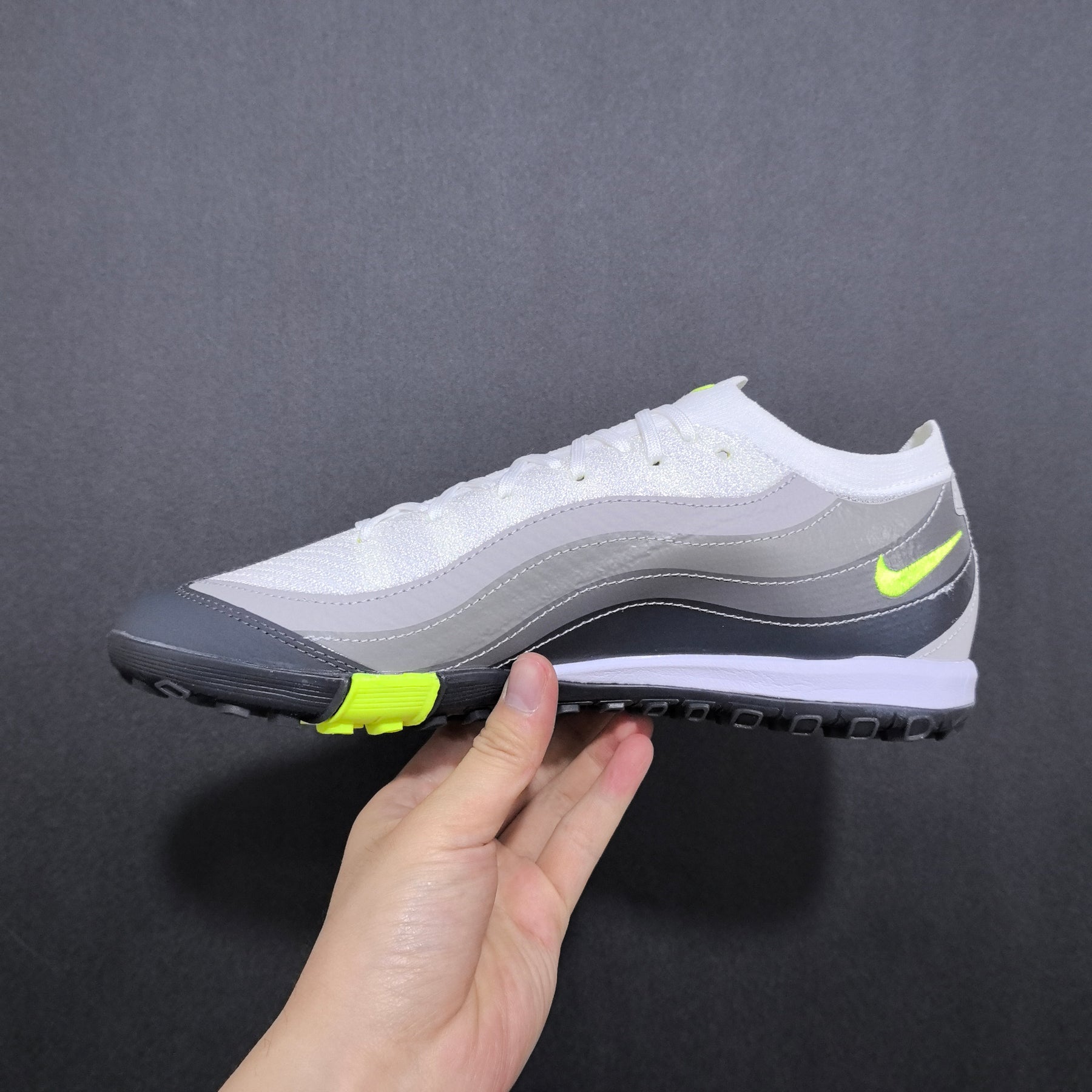 Chuteira Society Nike Air Zoom Mercurial Vapor 16 TF Elite + Brindes Exclusivos