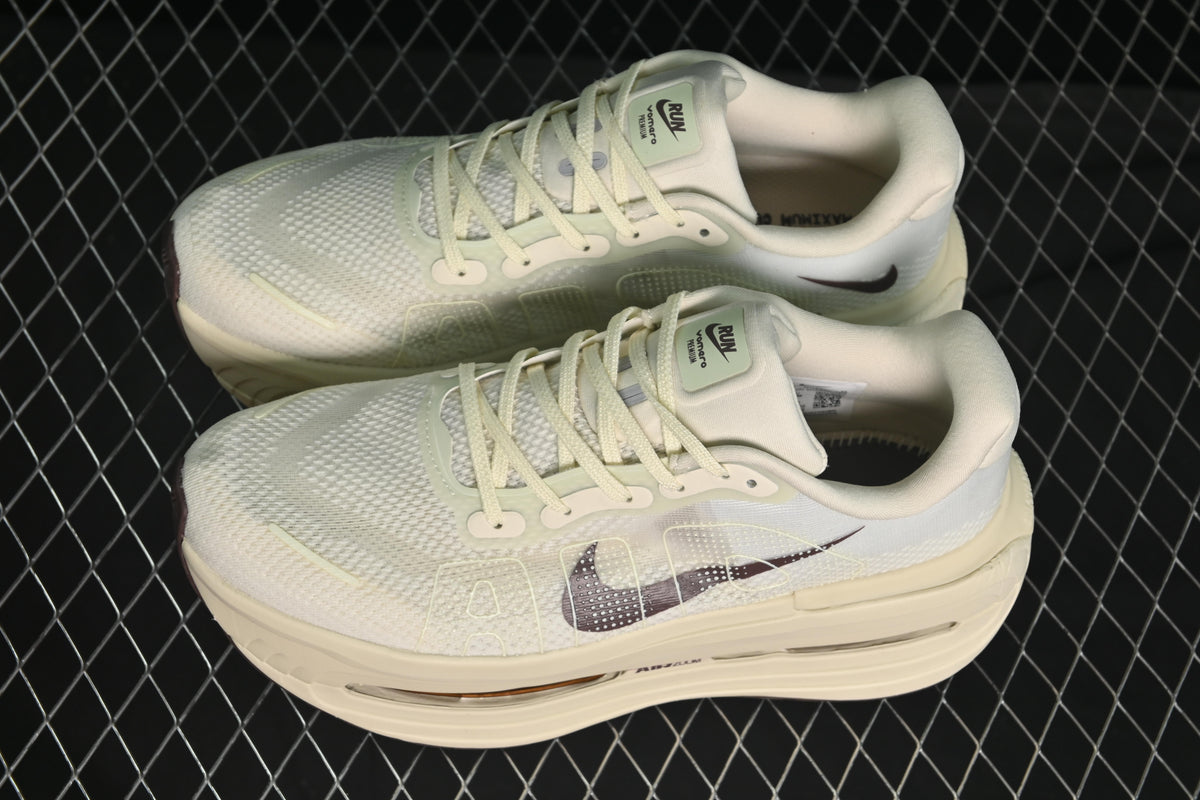 Tênis Nike Air Zoom Vomero Premium