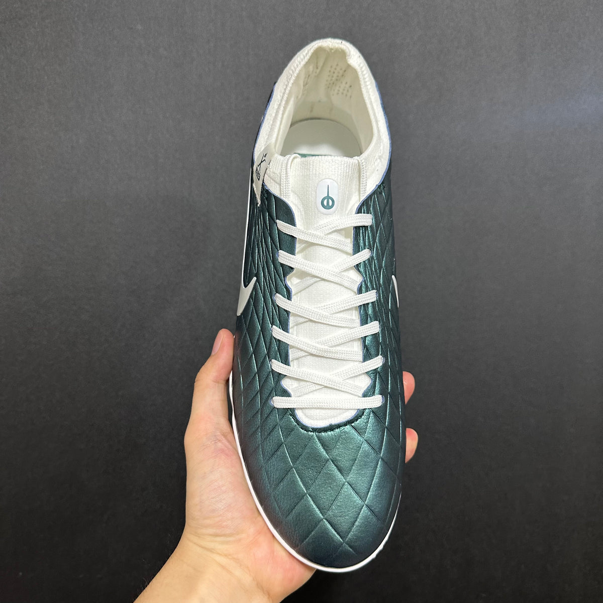 Chuteira Society Nike Tiempo Legend 10 TF Elite + Brindes