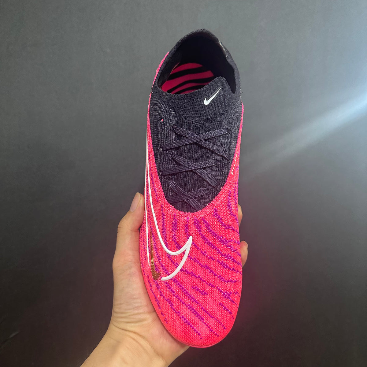 Chuteira Campo Nike Phantom GX DF Elite + Brindes
