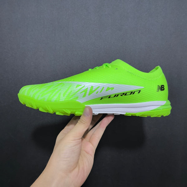 Chuteira Society New Balance Furon V8 TG Elite + Brindes