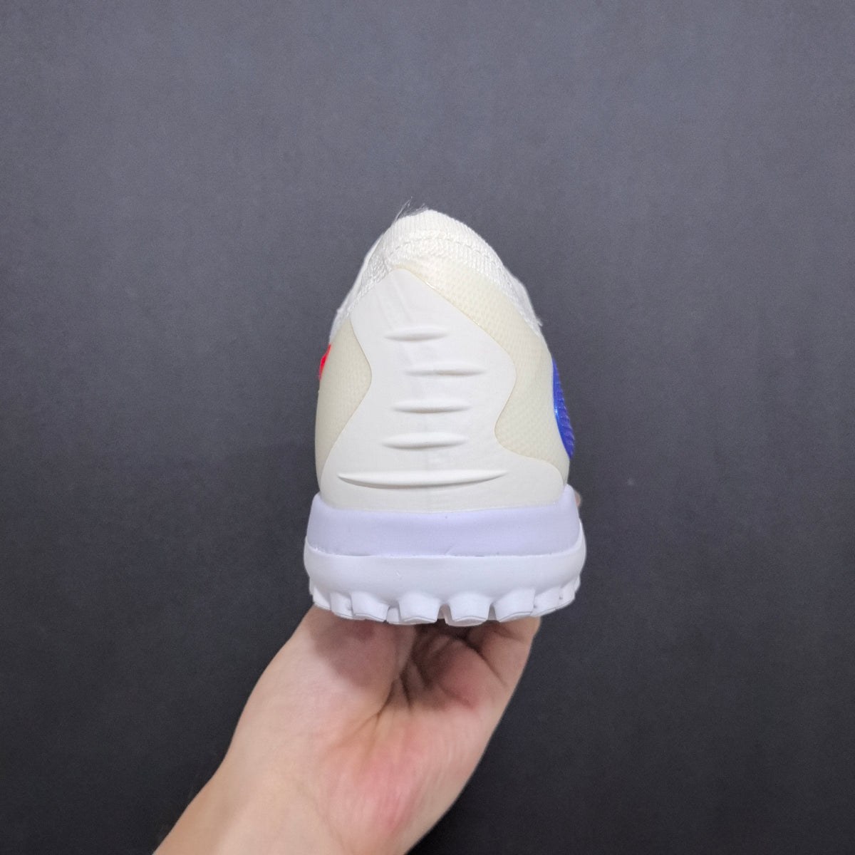 Chuteira Society Nike Phantom GX 6 TF Elite + Brindes