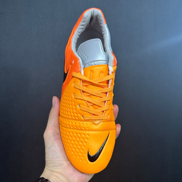 Chuteira Campo Nike CTR360 Maestri III FG + Brindes
