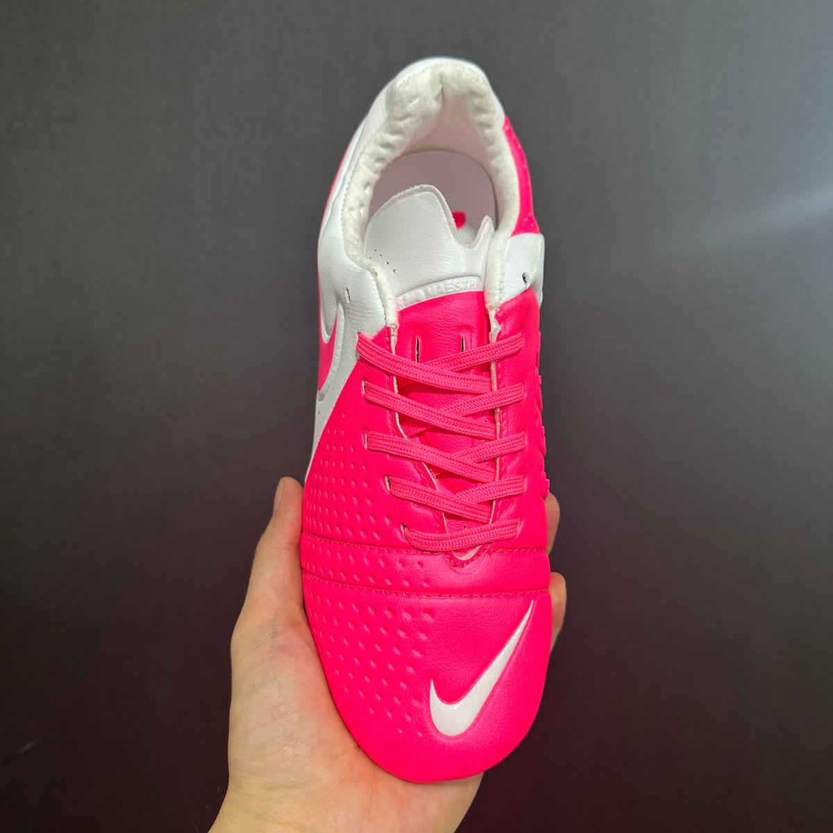 Chuteira Campo Nike CTR360 Maestri III FG + Brindes