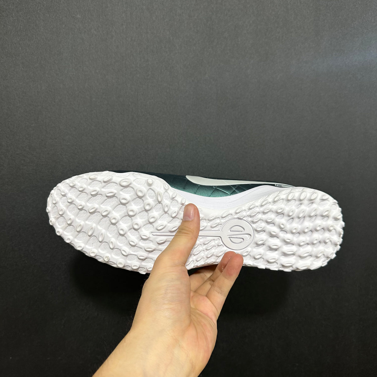 Chuteira Society Nike Tiempo Legend 10 TF Elite + Brindes