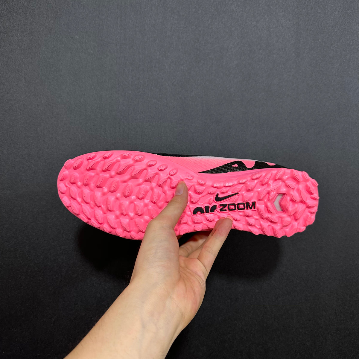 Chuteira Society Nike Air Zoom Mercurial Vapor 15 TF Elite + Brindes