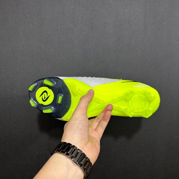 Chuteira Campo Nike Phantom Luna 2 Elite + Brindes