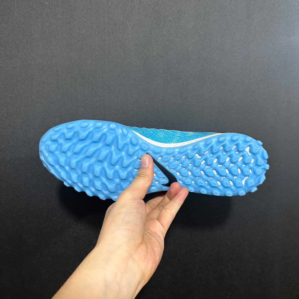 Chuteira Society Nike Phantom Luna TF 1 Elite + Brindes
