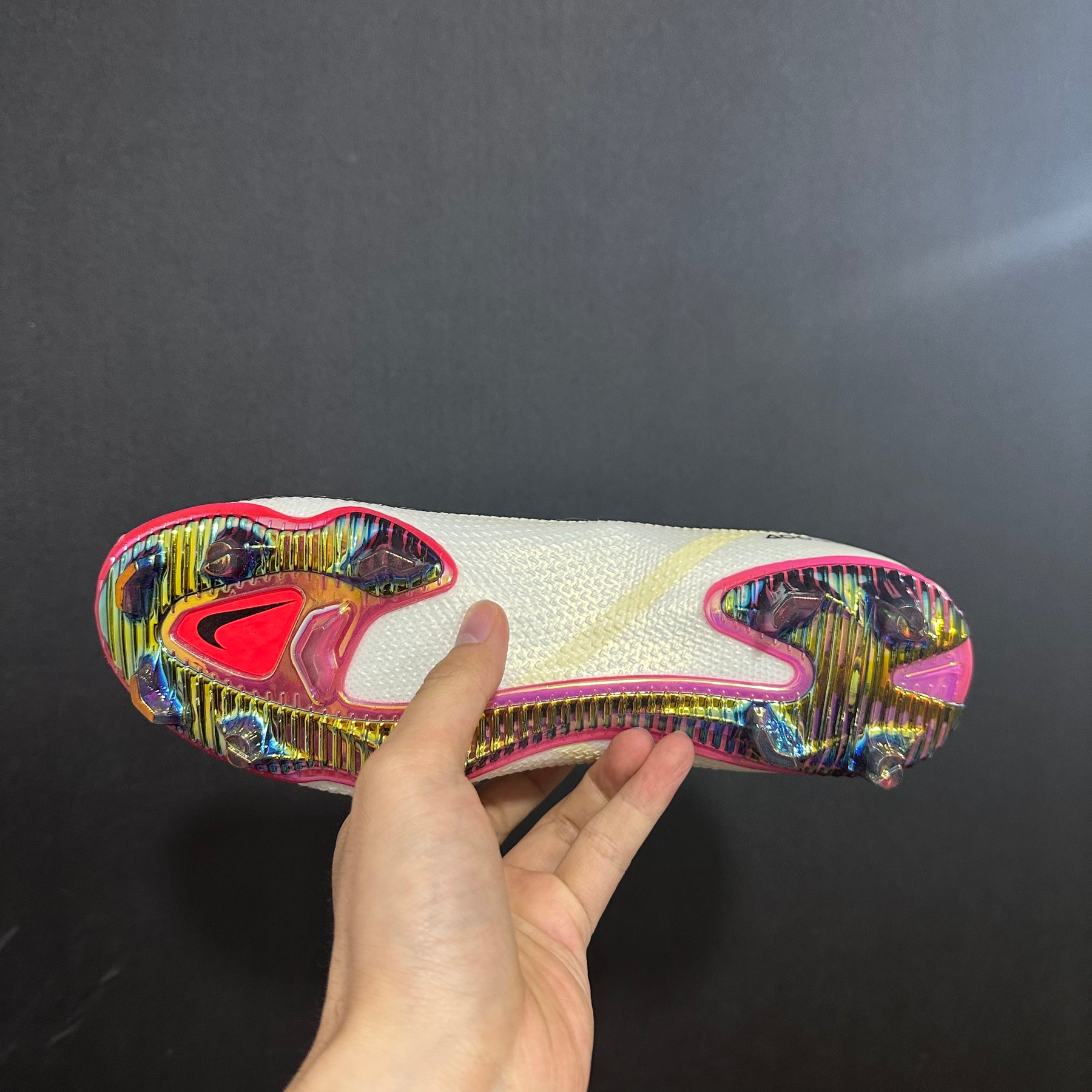 Chuteira Campo Nike Phantom GT Elite + Brindes