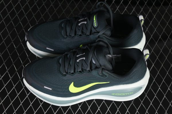 Tênis Nike Air Zoom Vomero Plus