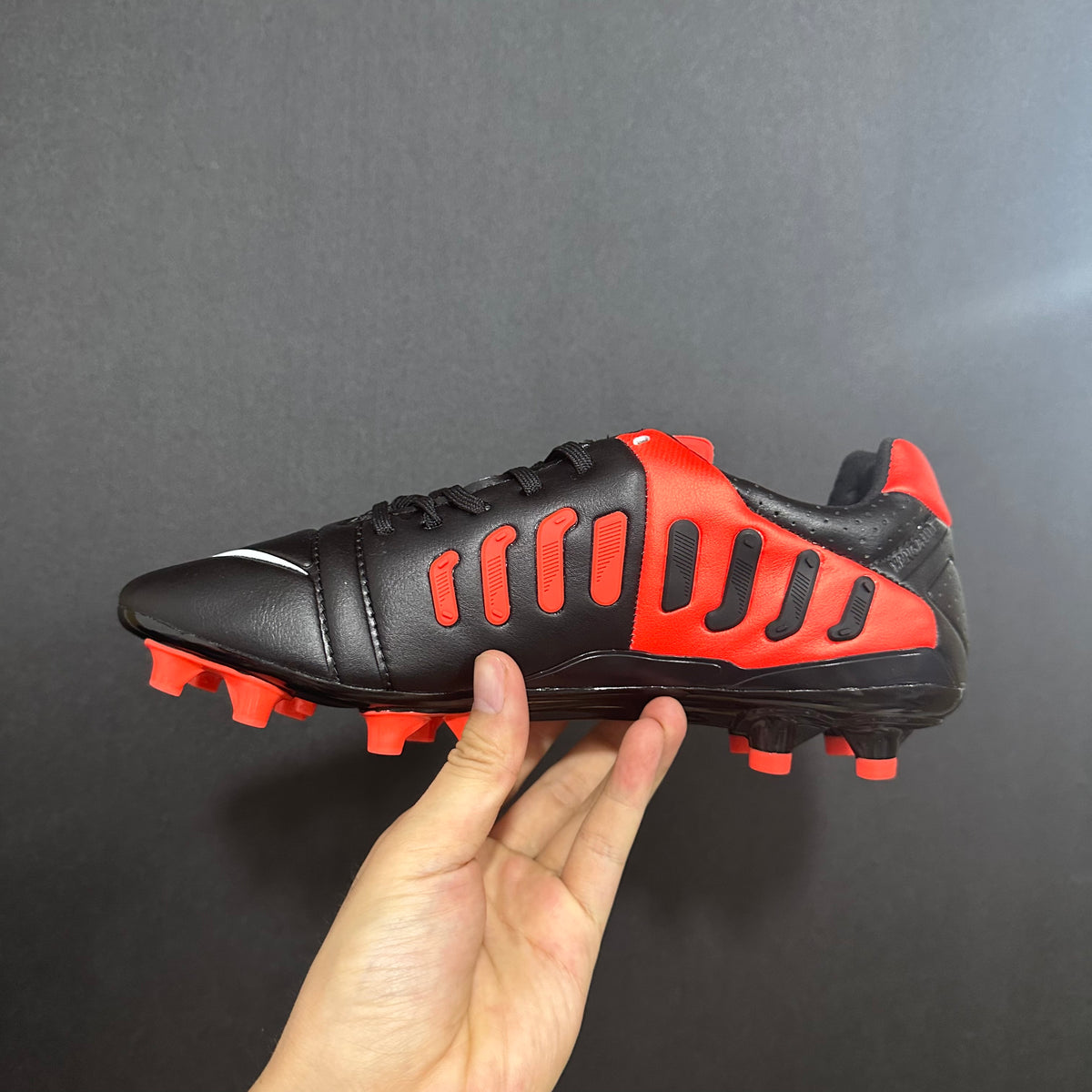 Chuteira Campo Nike CTR360 Maestri III FG + Brindes