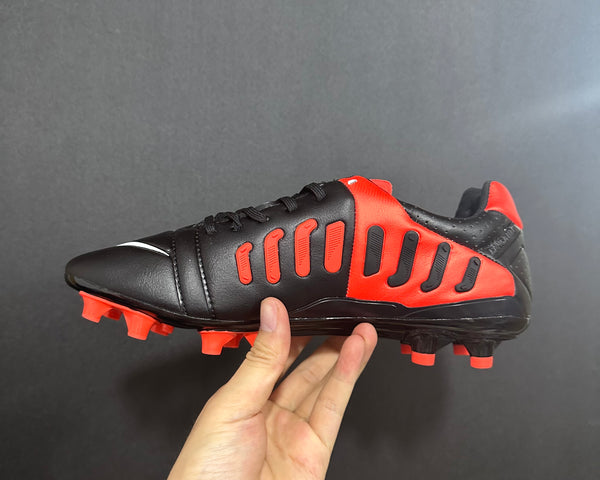 Chuteira Campo Nike CTR360 Maestri III FG + Brindes