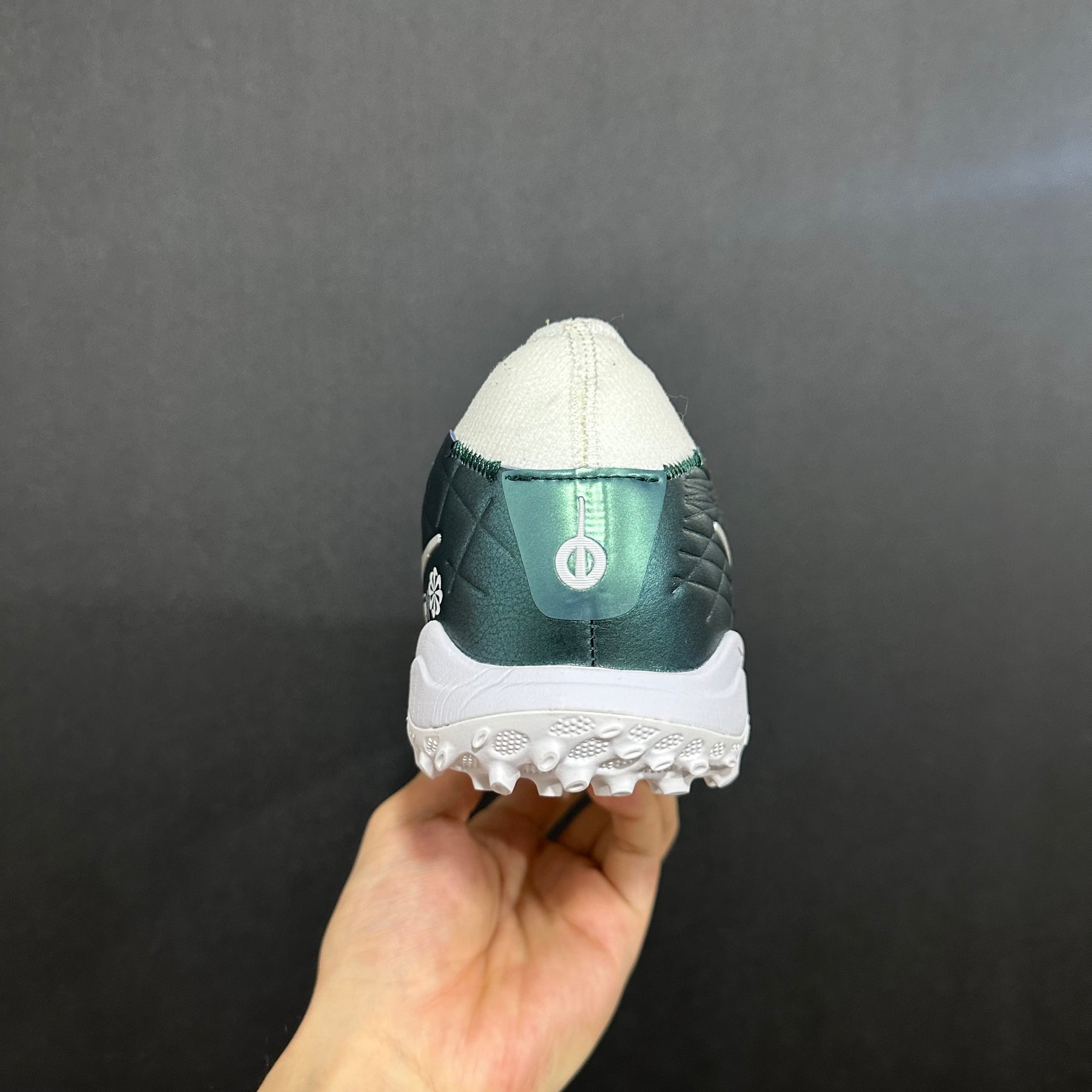 Chuteira Society Nike Tiempo Legend 10 TF Elite + Brindes