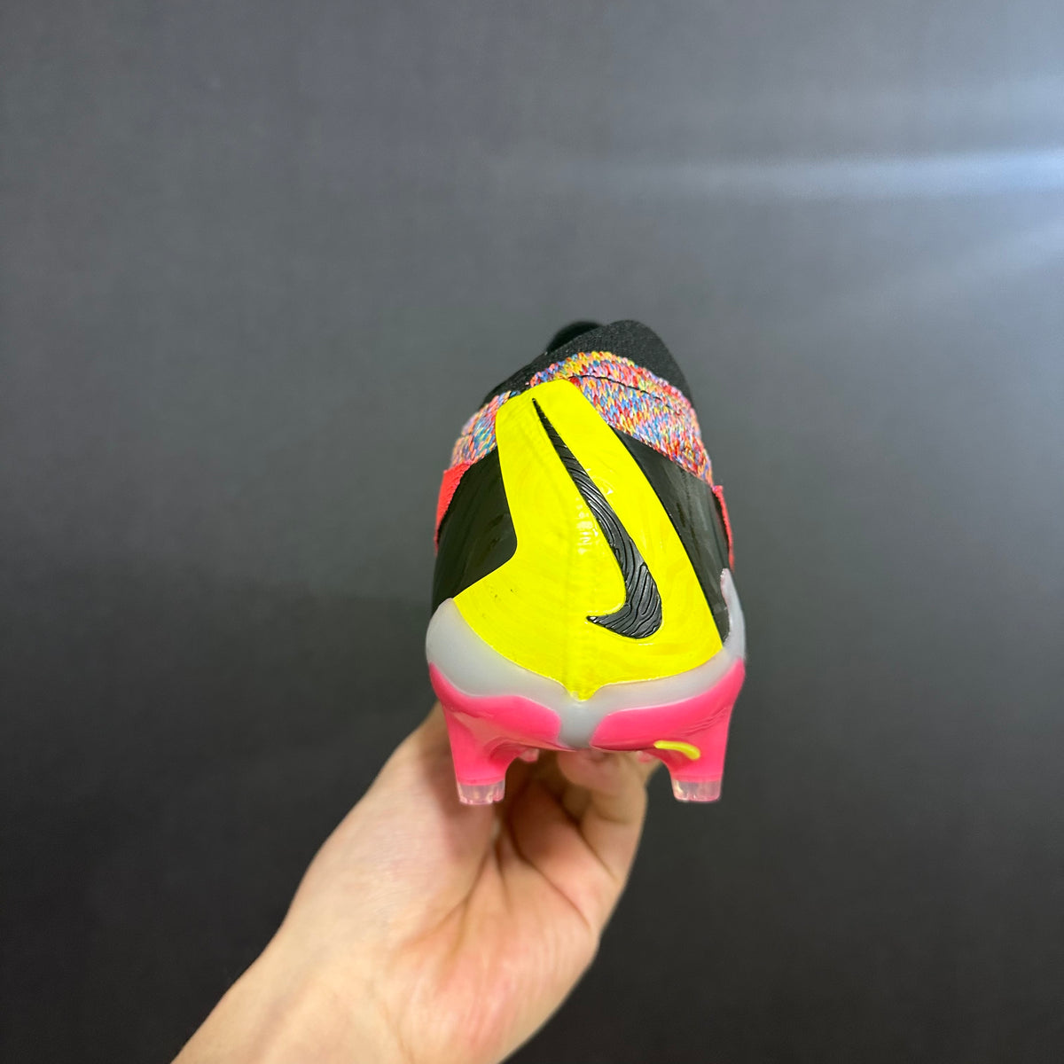 Chuteira Campo Nike Phantom GX DF Elite + Brindes