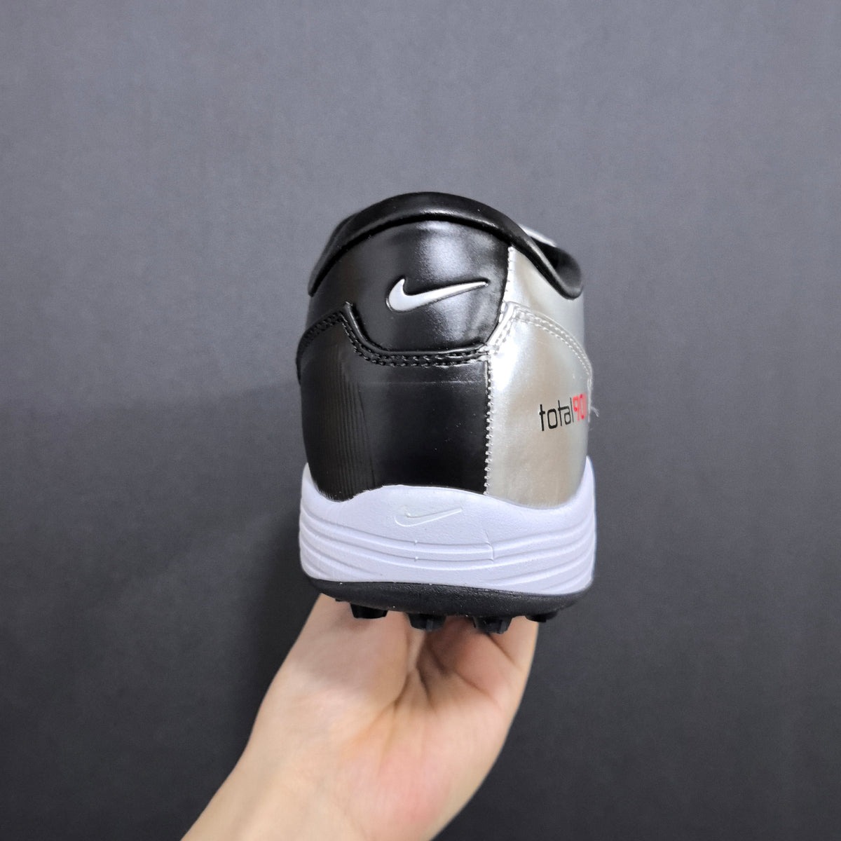 Chuteira Society Nike Total 90 TF + Brindes