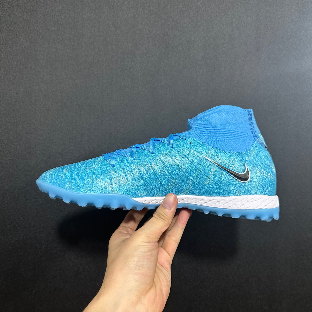 Chuteira Society Nike Phantom Luna TF 1 Elite + Brindes