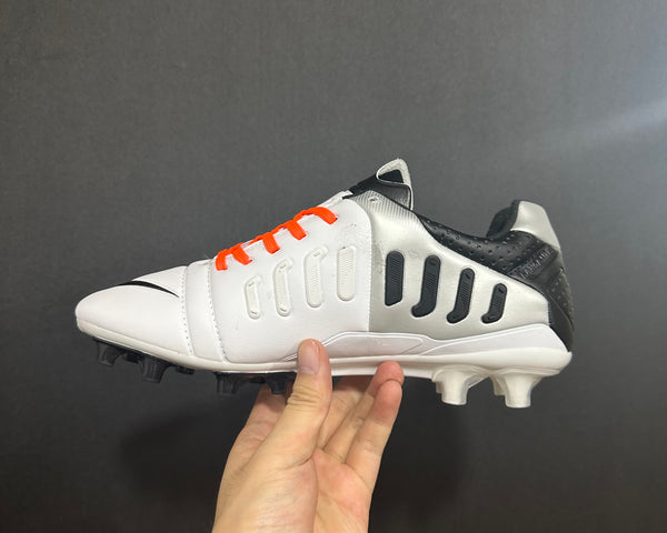 Chuteira Campo Nike CTR360 Maestri III FG + Brindes