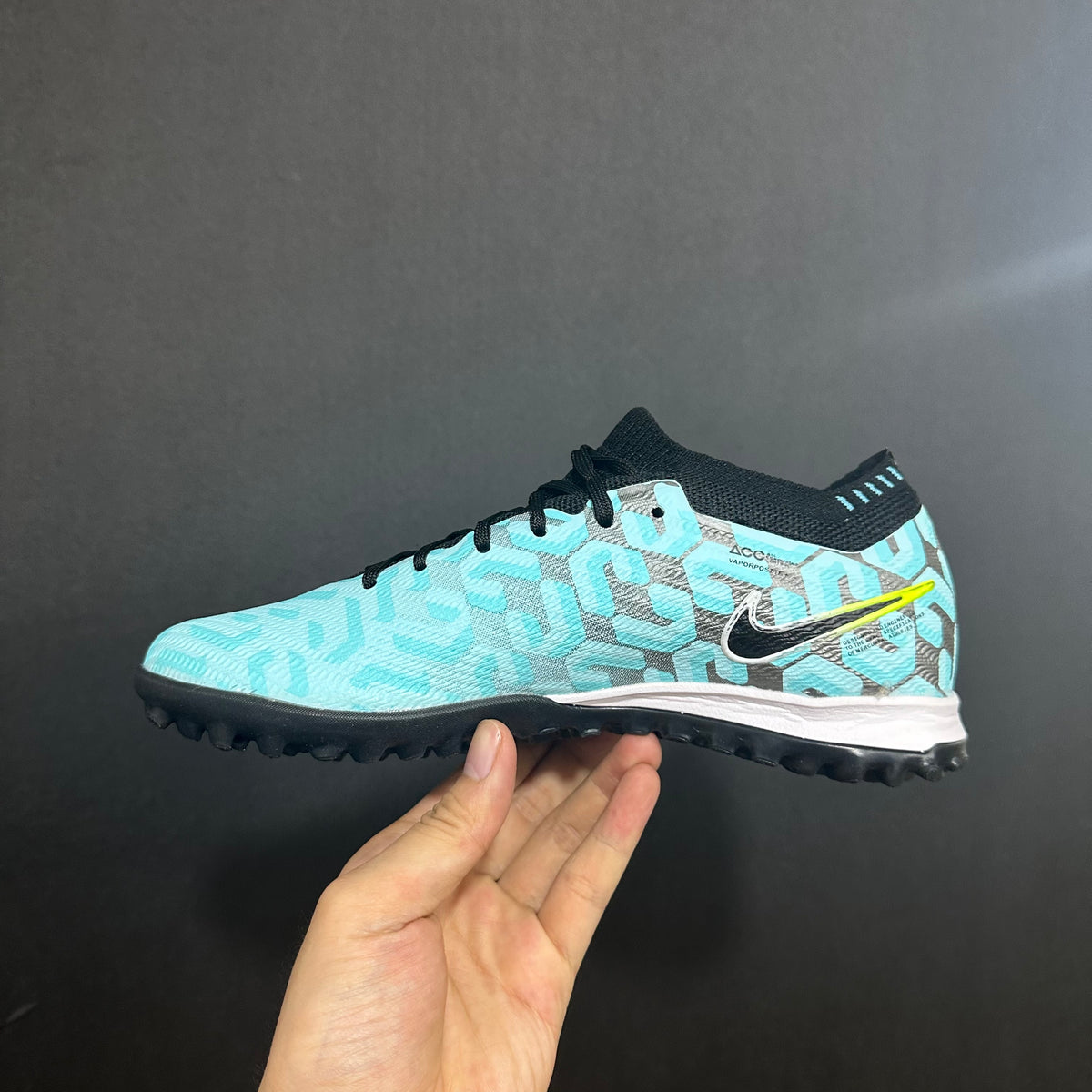 Chuteira Society Nike Air Zoom Mercurial Vapor 15 TF Elite + Brindes