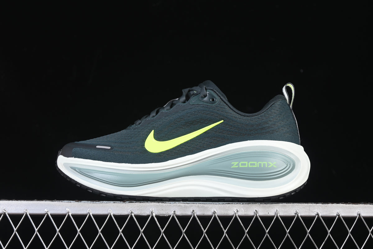 Tênis Nike Air Zoom Vomero Plus