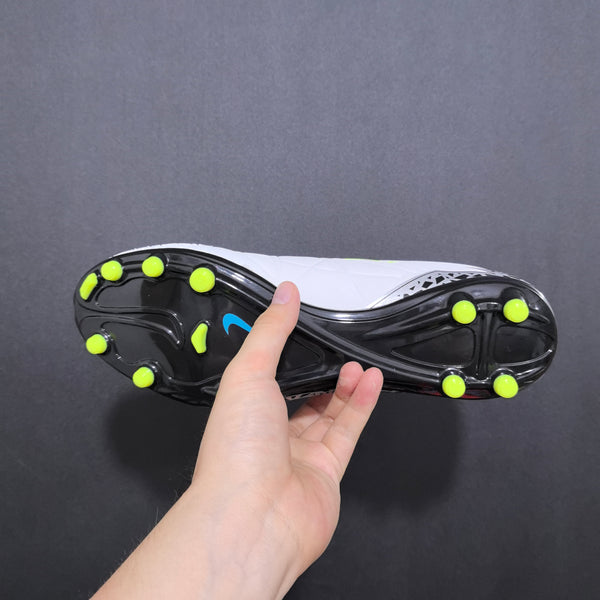 Chuteira Campo Nike Hypervenom Phantom II fg Elite + Brindes