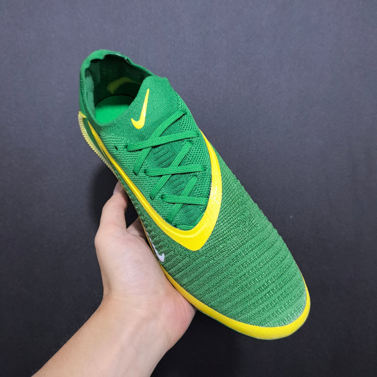Chuteira Campo Nike Phantom GX 6 FG Elite + Brindes
