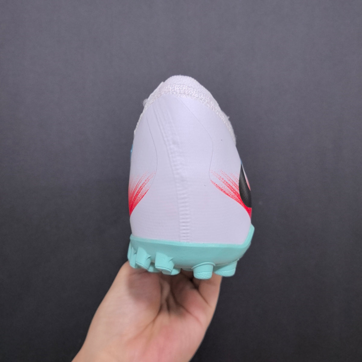 Chuteira Society Nike Phantom GX 6 TF Elite + Brindes