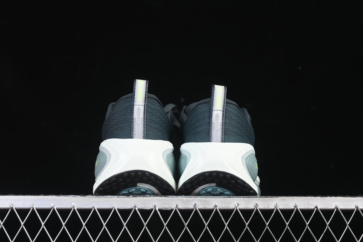 Tênis Nike Air Zoom Vomero Plus