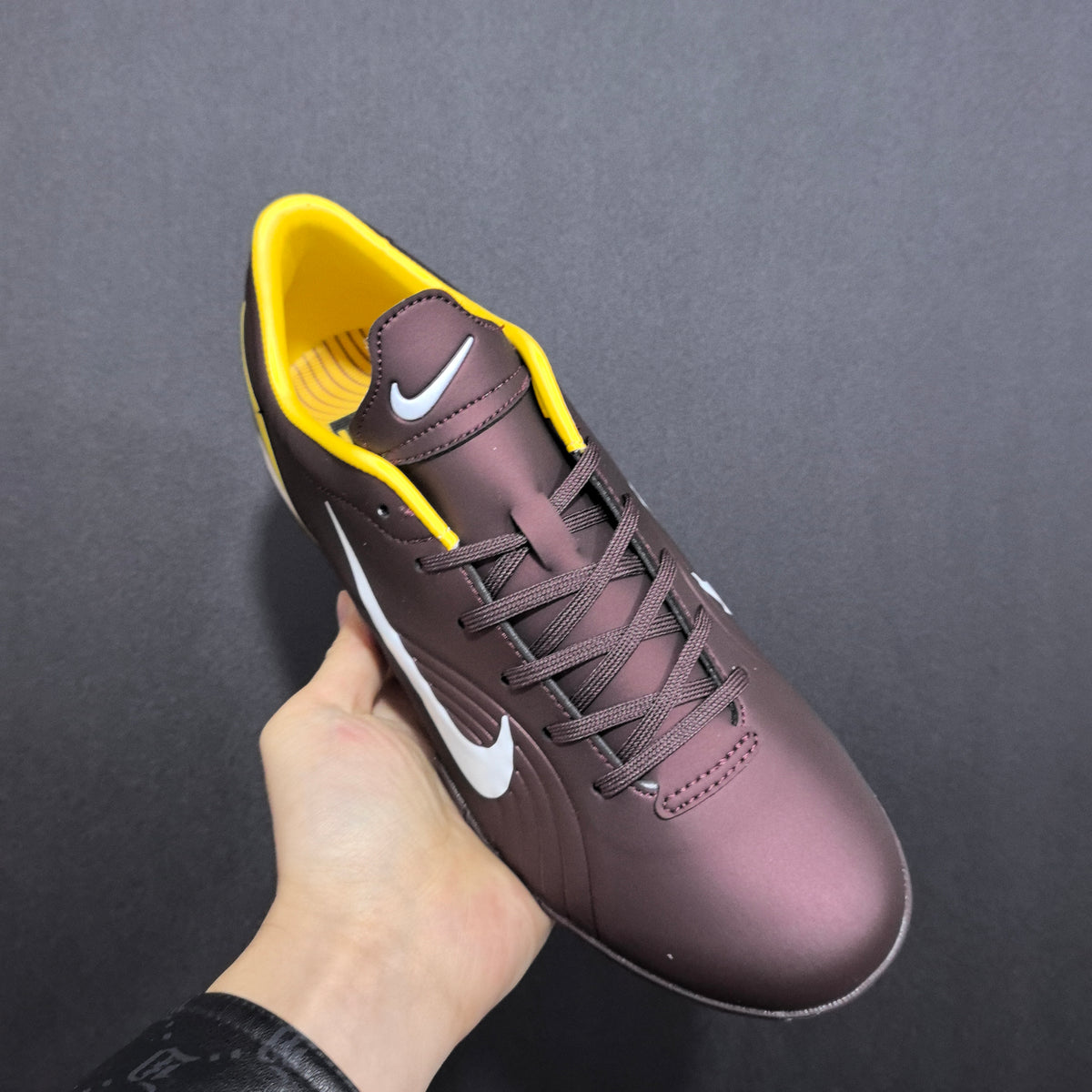 Chuteira Society Nike Mercurial Vapor 1 (RONALDO) TF Elite + Brindes